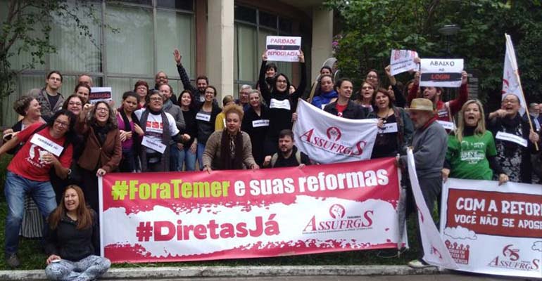 Trabalhadores da UFRGS cruzam os braços em defesa da Universidade pública