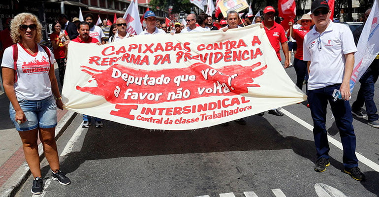 Ato contra a Reforma da Previdência toma às ruas de Vitória (ES)